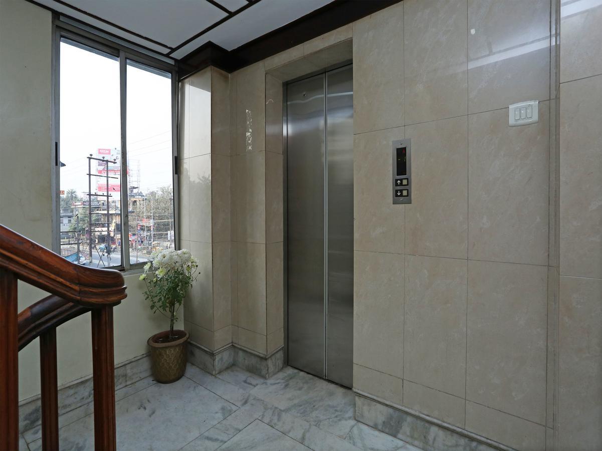 Hotel Amrit Regency Gauháti Kültér fotó