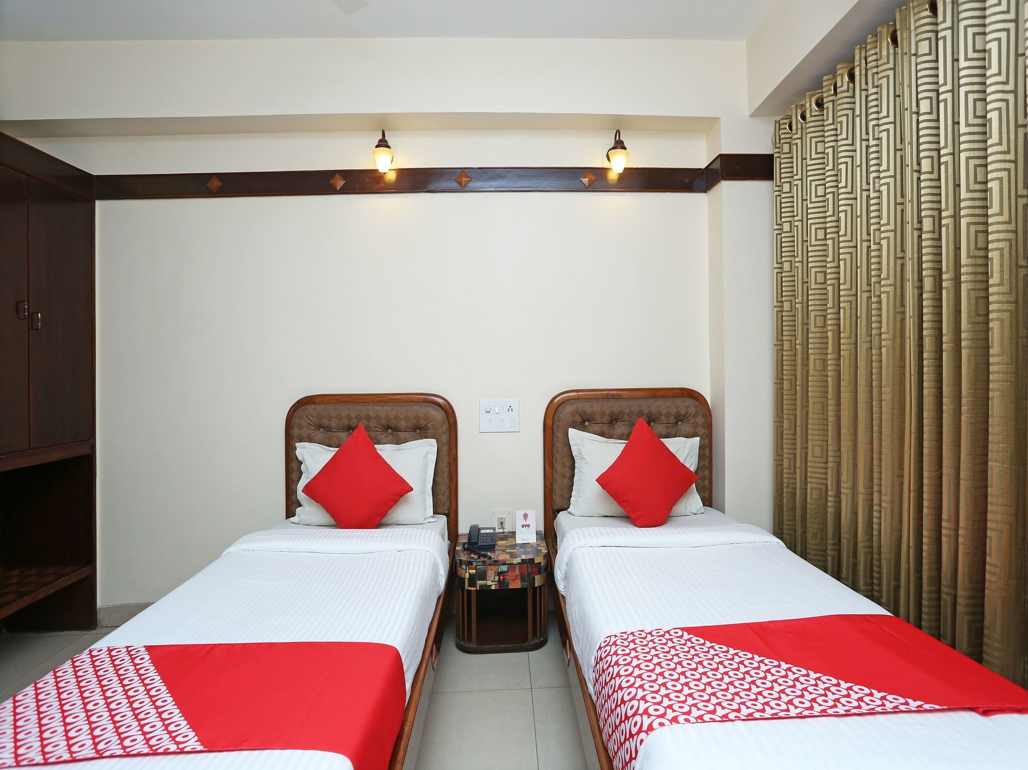 Hotel Amrit Regency Gauháti Kültér fotó