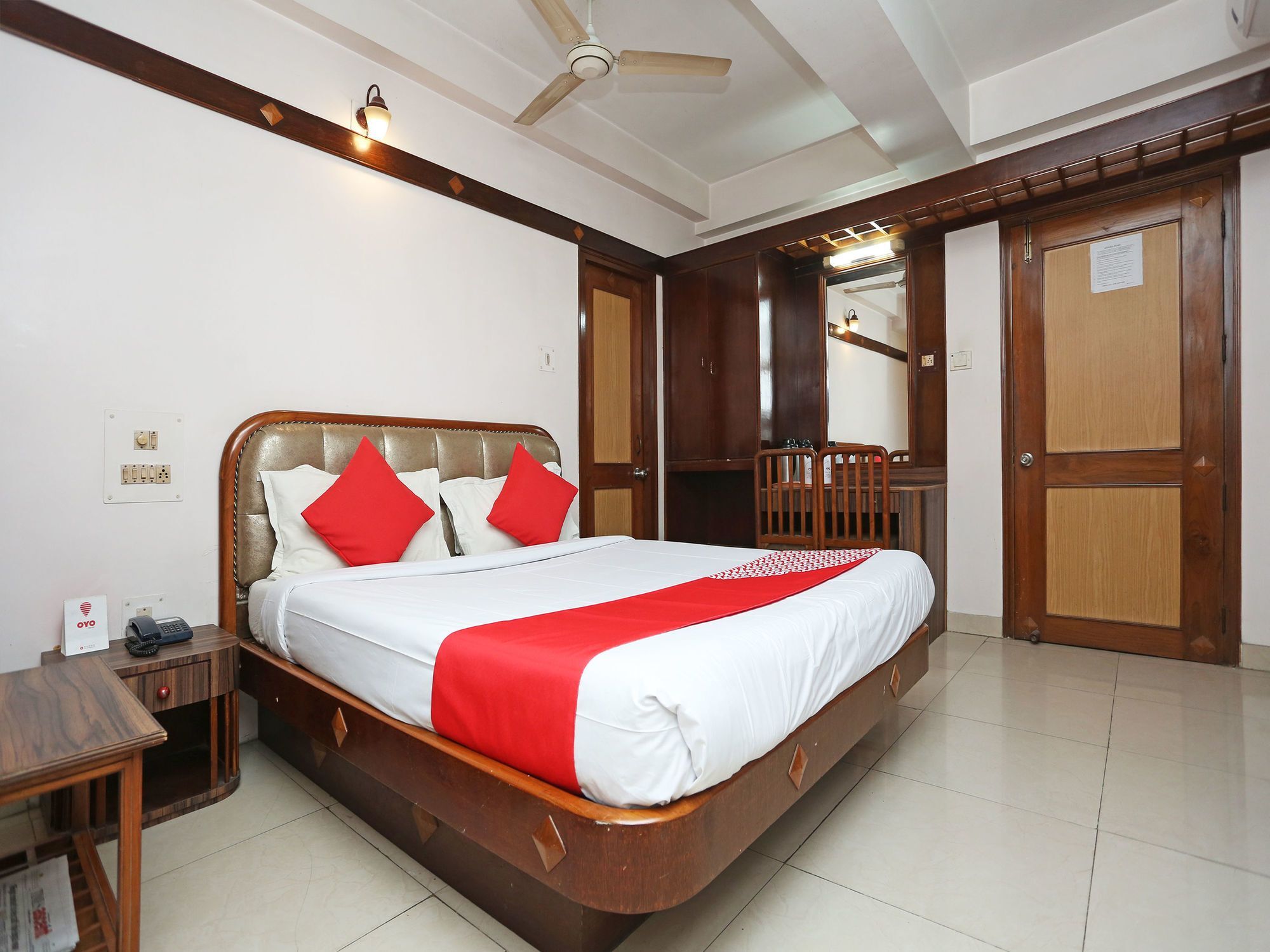 Hotel Amrit Regency Gauháti Kültér fotó