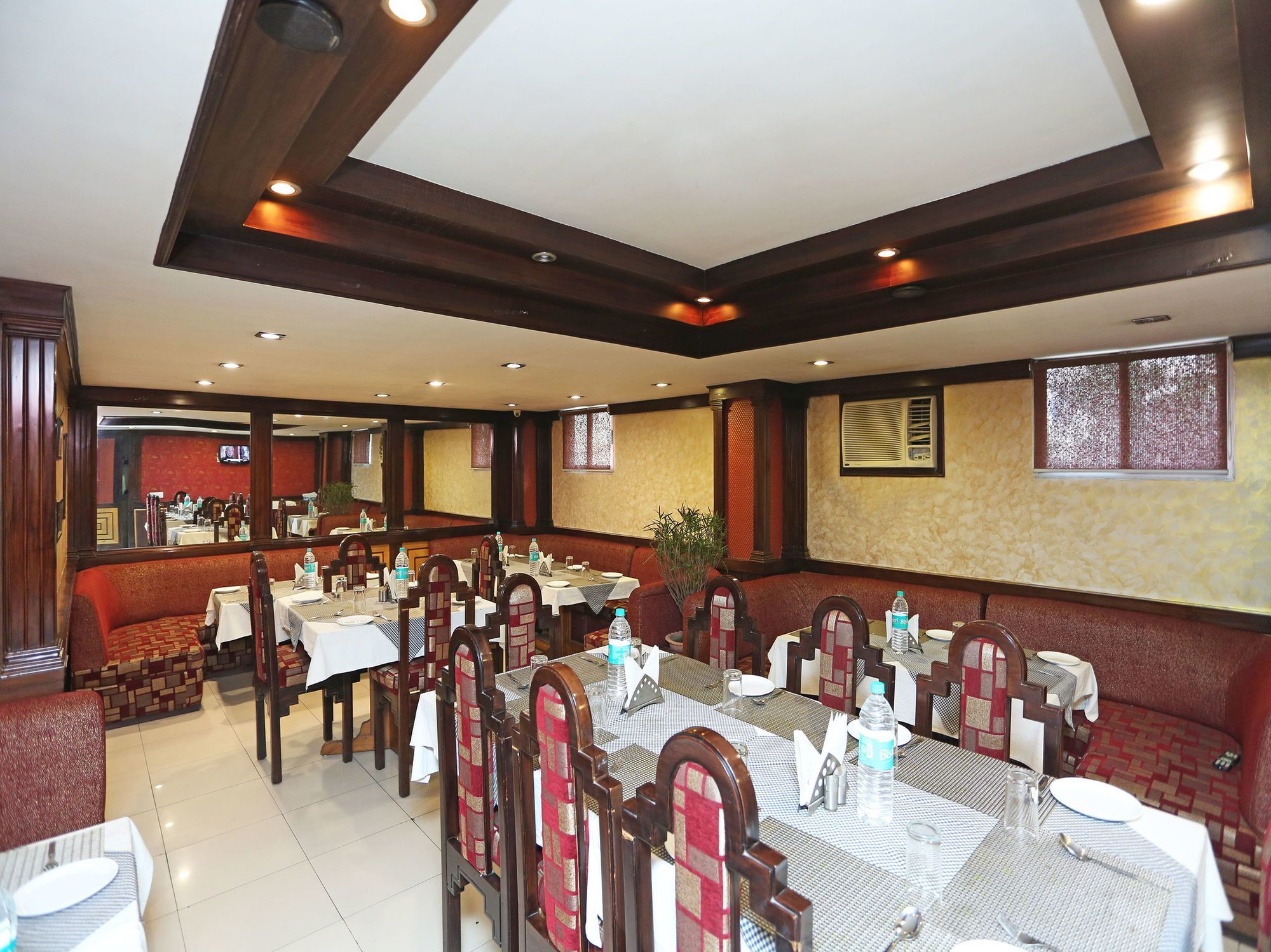 Hotel Amrit Regency Gauháti Kültér fotó