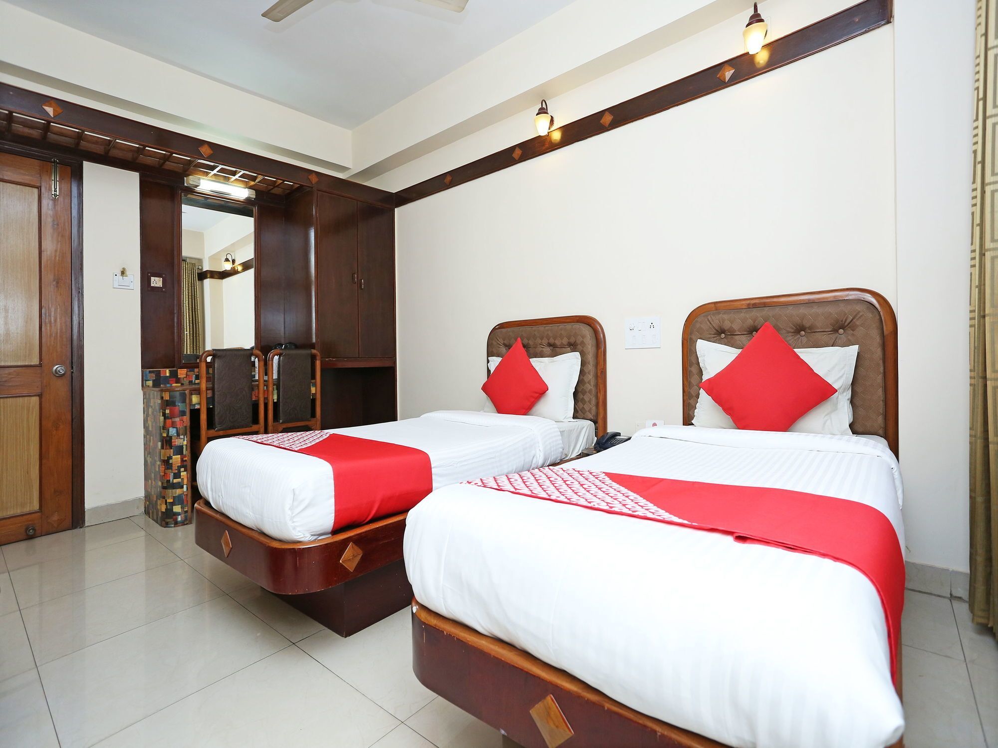 Hotel Amrit Regency Gauháti Kültér fotó