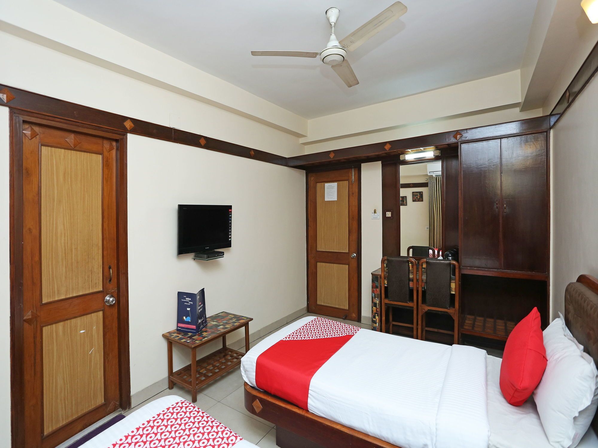 Hotel Amrit Regency Gauháti Kültér fotó